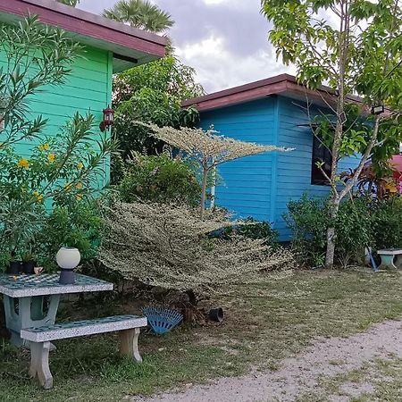 4 Seasons Mini House Hotell Nakhon Si Thammarat Exteriör bild